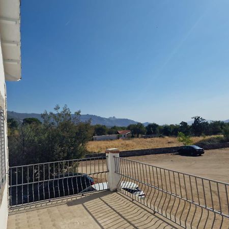 El Nido Del Aguila Hotel Las Gacelas, Becerril Becerril de la Sierra Eksteriør billede