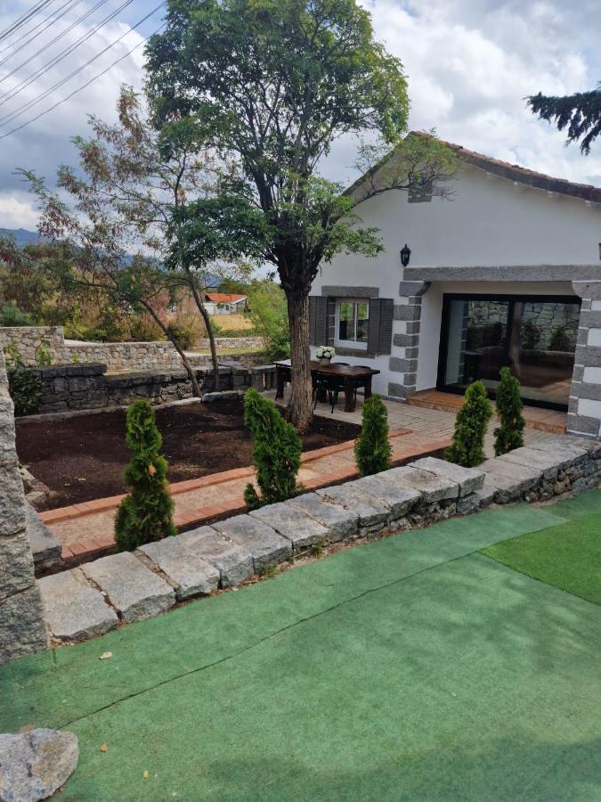 El Nido Del Aguila Hotel Las Gacelas, Becerril Becerril de la Sierra Eksteriør billede